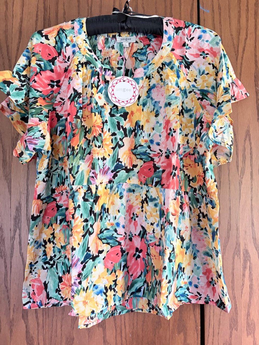 New with tags, Umgee Floral Ruffle Sleeve Blouse - Multi, Size Large
